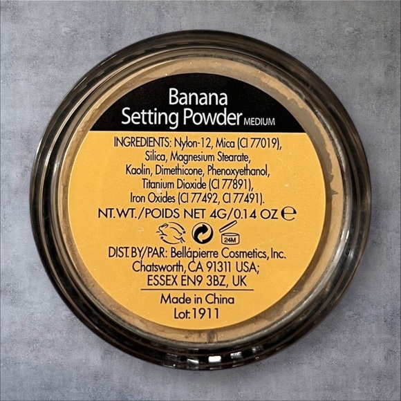 bellapierre Banana Setting Powder in Medium, 0.14 Oz - Picture 3 of 11